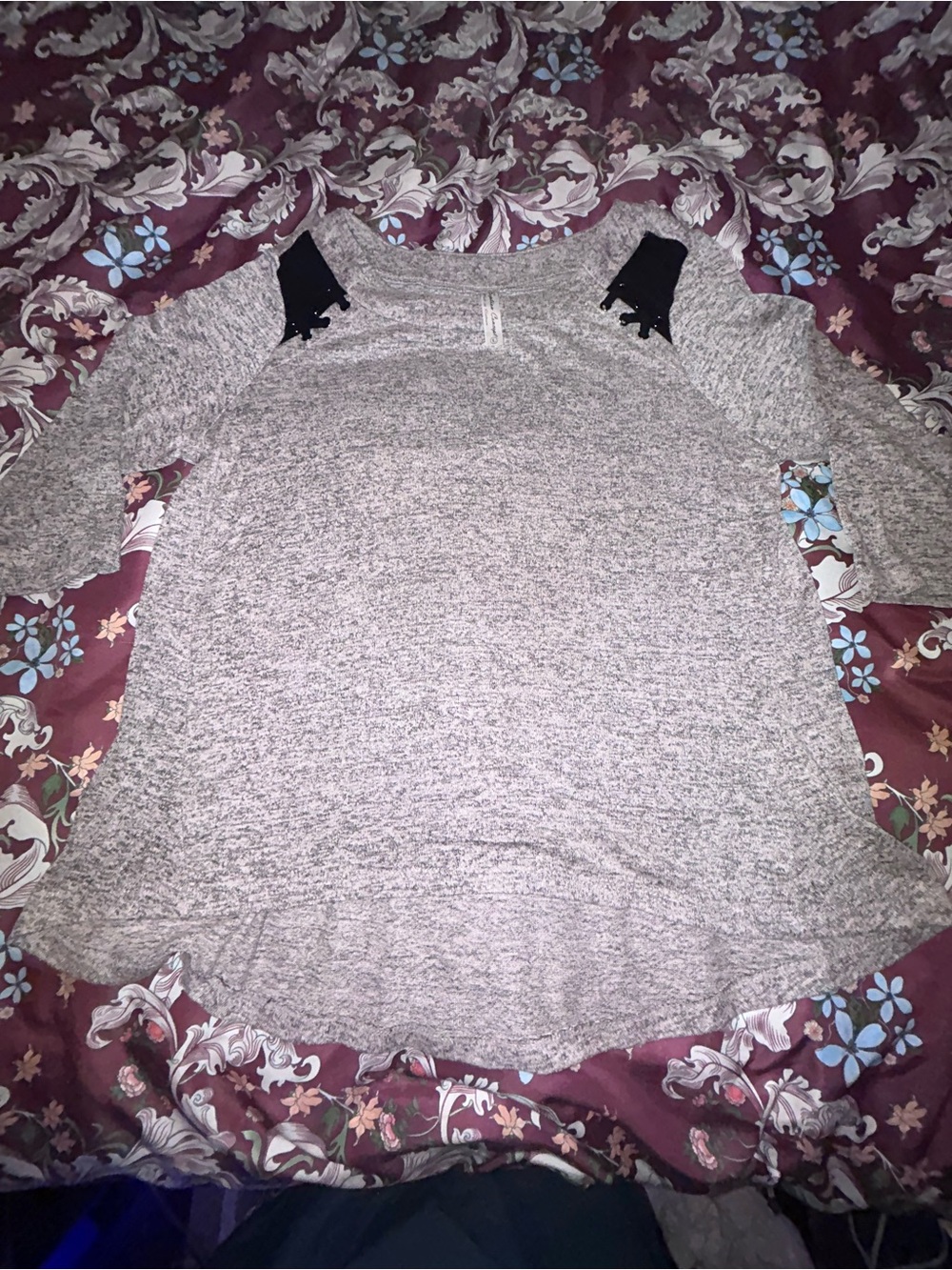 Women’s Oatmeal Heather 3/4 Sleeve Gray Knit Top